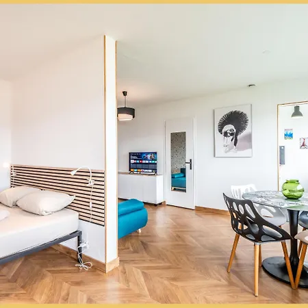 Chez Fan & Alex I St Julien Apartment *